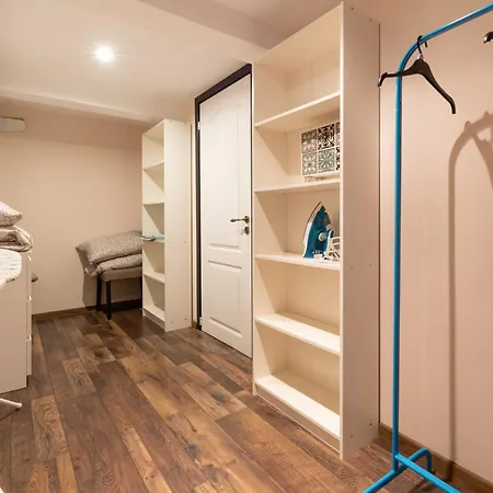 Spacious & Cozy Loft Near Old Town